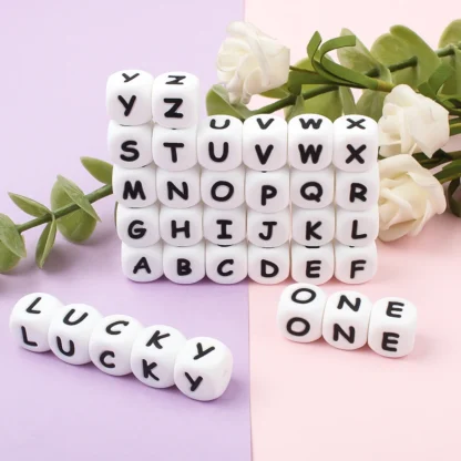 Cuentas de silicona con letras para fabricación de joyas, cadena con Clip para chupete, nombre personalizado, alfabeto, bricolaje, collar y pulsera, 10 piezas, 12mm