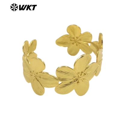 WT-B673 elegante y exquisito diseño de cinco flores para mujer, brazalete chapado en oro de 18K, accesorio de decoración