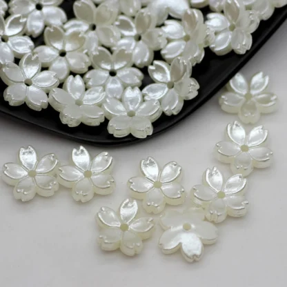 100 unids/lote de cuentas sueltas de flor blanca de concha de imitación, accesorios de bricolaje para la fabricación de joyas