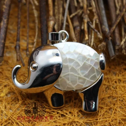 Collar con colgante de Animal de concha Natural para hombre, colgante de aleación de Color plateado, elefante encantador, joyería de moda femenina