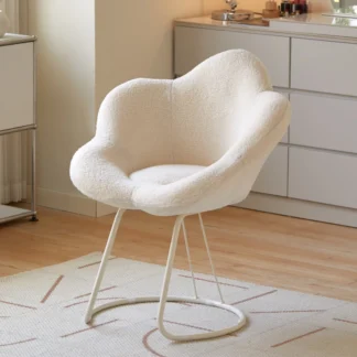 Silla de maquillaje de felpa de lujo, taburete de manicura, silla giratoria, cómoda, estilo crema, respaldo, pétalos, luz nórdica