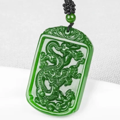 Collar de cuentas con colgante de Dragón de Jade verde Natural, accesorios de moda, amuleto tallado a mano para hombre, regalos de la suerte