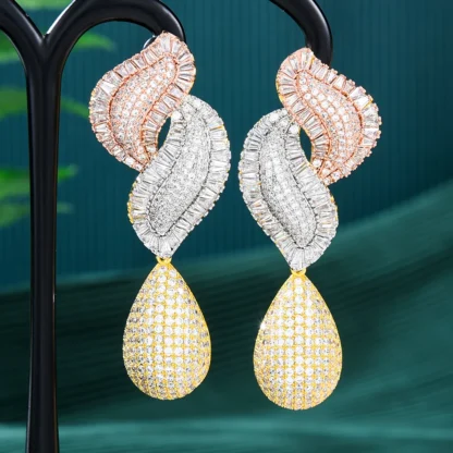 Soramoore-pendientes colgantes giratorios de lujo para mujer, aretes de circonita cúbica completa, regalo de joyería súper nupcial