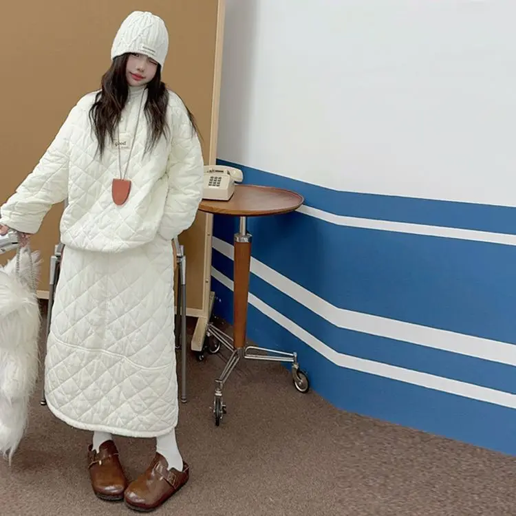 Trajes de algodón acolchado para niñas, conjunto de dos piezas de Top y falda a la moda para otoño e invierno, estilo europeo, 2024