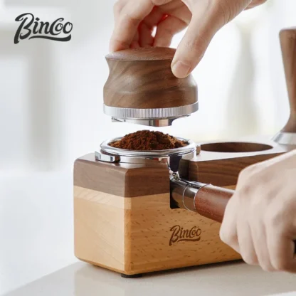 Bincoo-máquina de polvo de tela de tres paletas, herramienta de polvo de tela de café de madera maciza, herramienta de accesorios de Barista para el hogar de profundidad ajustable