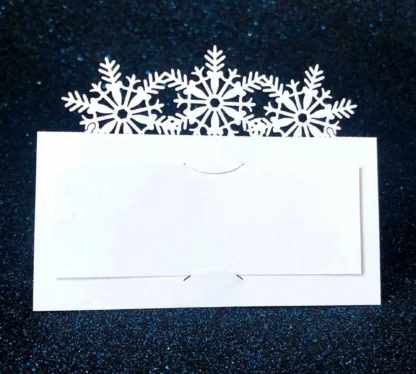 Tarjetas de lugar de mesa de nieve de 50 piezas, mesas artesanales de papel ahuecadas, tarjetas de lugar de nombre de asiento, tema de Navidad, fiesta de cumpleaños y boda