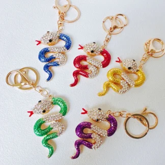 LLavero esmaltado con diamantes de imitación de serpiente, llavero de Animal fantástico, joyería para parejas y amigos, colgante de bolso bonito