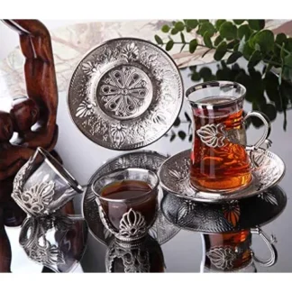 LaModaHome-Juego de vasos de té árabe turco, juego de 6 vasos con soportes de colores plateados, platillos y platillos, juego de lujo Vintage hecho a mano, regalo,