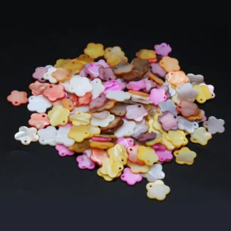 Colgante de flor de ciruelo de concha de nácar Natural para fabricación de joyas, collar, pulsera, pendientes, accesorio, 30 piezas