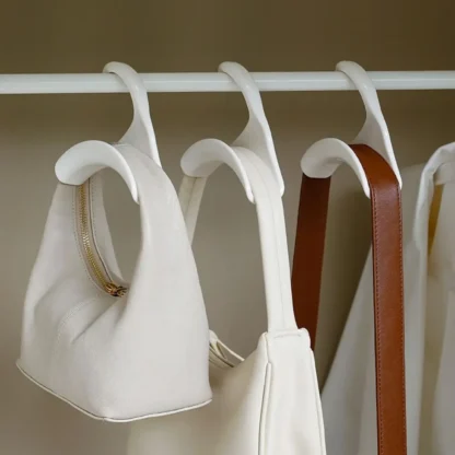 Estante de almacenamiento colgante de plástico multifuncional, varilla de armario, antidamaño, ganchos para colgar bolsos, organizador de bolsos, armario