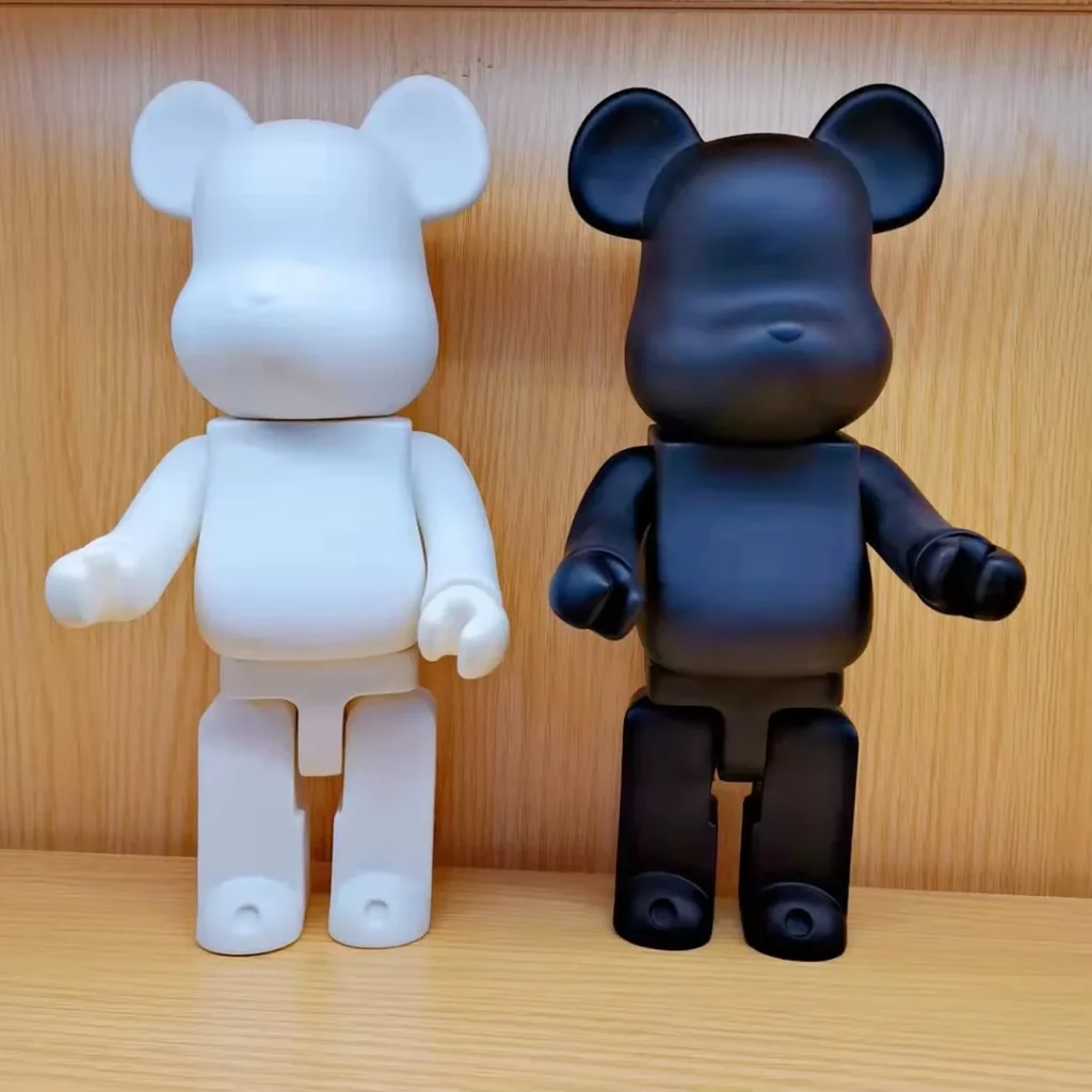 El precio más bajo 2 uds 28cm 400% bearDIY Paint Medicom juguetes de moda figura de acción de PVC blanco y negro