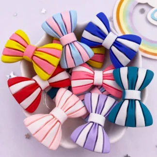 Figurita navideña de dibujos animados con lazo de rayas coloridas Kawaii de resina, Festival de mariposas, 10 Uds., manualidades decorativas para el hogar DIY para álbum de recortes