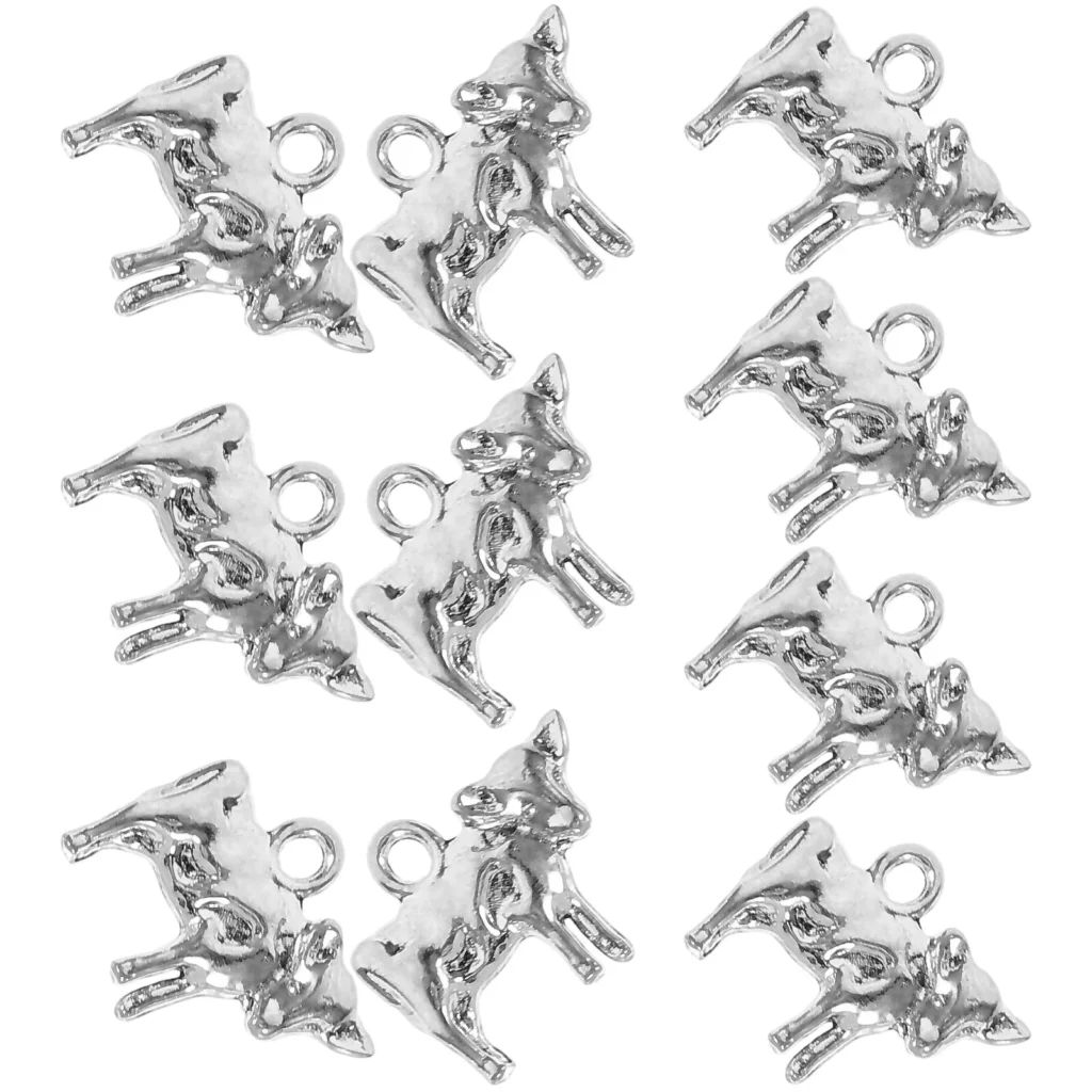 10 Uds. De dijes colgantes de vaca simulada de estilo Retro, joyería Vintage, colgantes de aleación de vaca de tamaño pequeño de plata antigua para collares