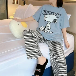 Nuevos pijamas de verano Snoopy, pantalones de manga corta para mujer, estilo de dibujos animados, estilo japonés para niña, dos conjuntos de ropa para el hogar