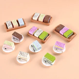 Casa de muñecas en miniatura, pasteles cuadrados de resina con bandeja, simulación de muñeca, Mini panadería, accesorios de cocina DIY
