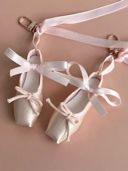 Llavero rosa para zapatos de Ballet, llavero portátil delicado y elegante, adorno de moda, abalorio único para bolso para niñas y mujeres