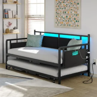 Sofá cama con estación de carga y luces LED, sofá doble con nido, estructura de cama de metal con soporte de listones de acero para dormitorio.
