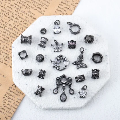 1 unidad de colgantes de preservación de Color con incrustaciones de circonita negra de pistola chapada en cobre con cuentas huecas de agujero grande para accesorios de joyería DIY
