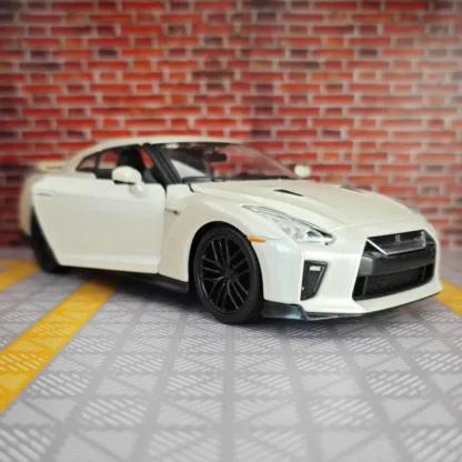 1:24 Nissan GTR 2017 supercoche de aleación modelo colección de adornos de coche con mesa de exhibición decoración regalo