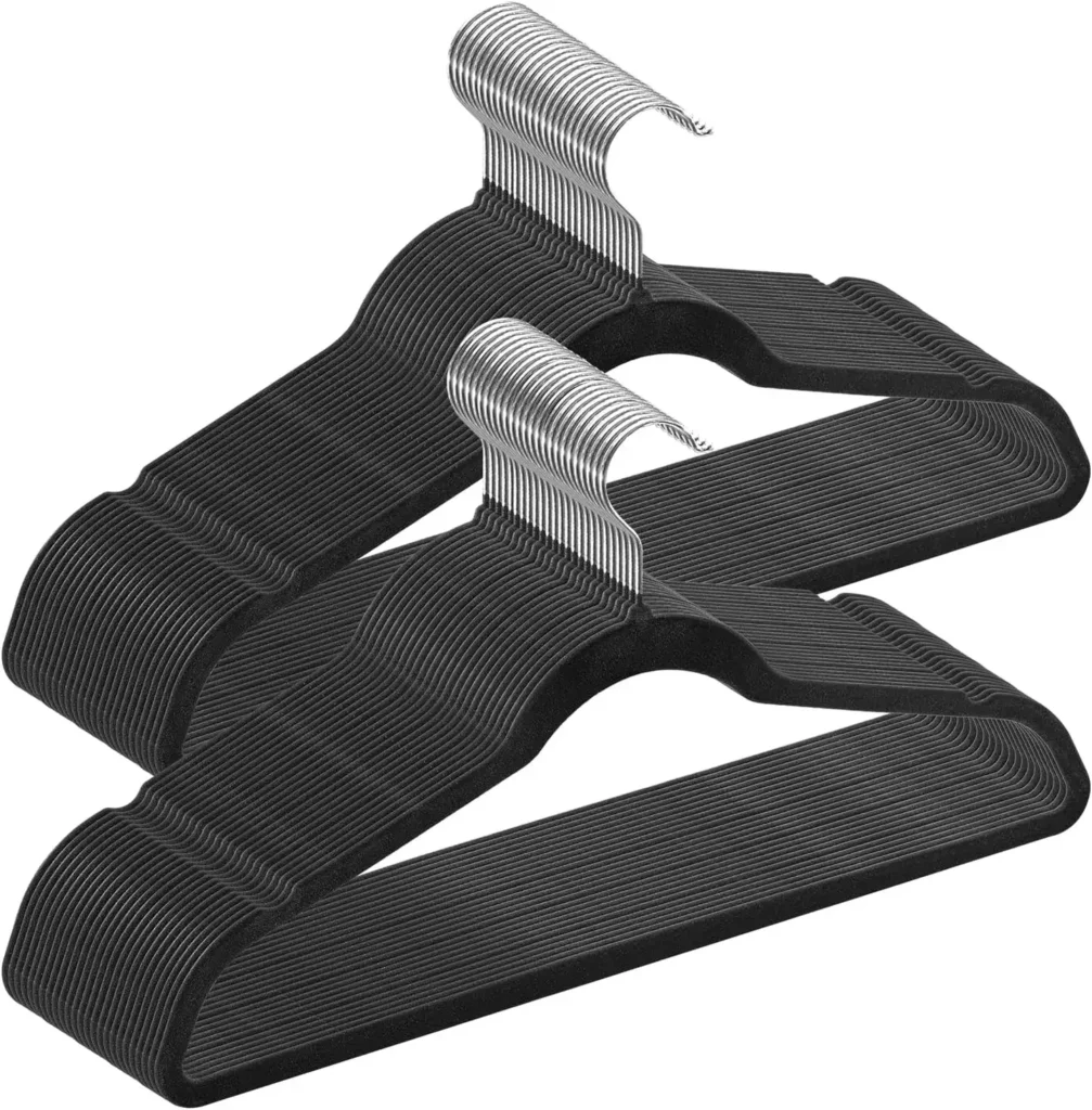 Soporte de carga de 11 libras, paquete de 50 perchas de terciopelo negro con gancho giratorio de 360 grados y diseño ultrafino de 0,2 pulgadas, antideslizante que ahorra espacio