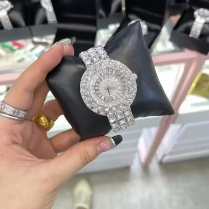 Reloj de pulsera de circonia cúbica completa para mujer, cristal brillante, moda, liberalidad, estilo informal, fiesta de lujo, banquete, joyería fina