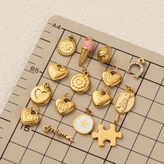 Nuevo colgante de amor de acero inoxidable, colgante pequeño geométrico DIY chapado al vacío, Color dorado de 18 quilates que preserva en horno