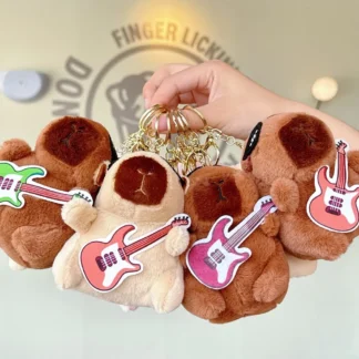Muñeco de peluche, guitarra, capibara, llavero colgante de felpa, llavero creativo de capibara de felpa, muñeco de peluche de capibara de Rock bonito y divertido