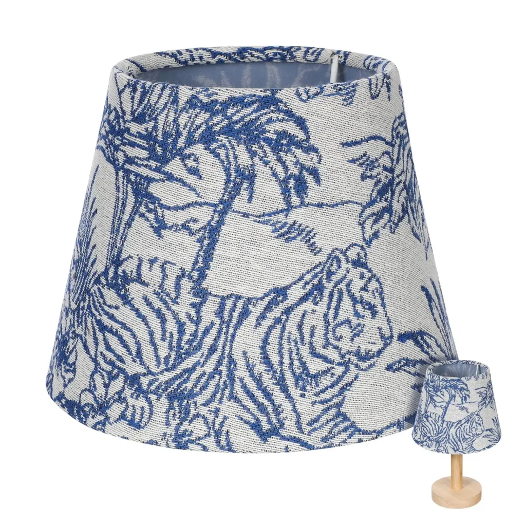 Pantalla de tela Floral, cubierta de suelo de escritorio con bordado azul claro, pantalla de lámpara Tropical, cubierta de lámpara de hierro, ambiente cálido y elegante