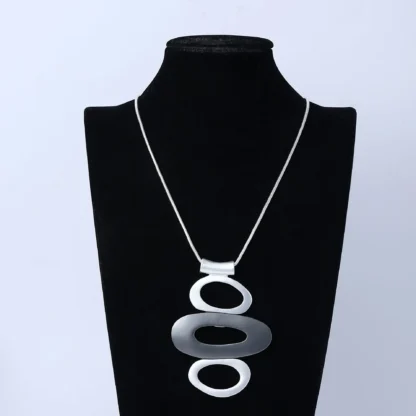 Kaseakia, colgante ovalado de Metal moderno y personalizado, collar largo para mujer, accesorios de joyería