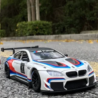 1:24 BMW M6 GT3 Le Mans, modelo de coche de carreras de aleación, juguete de Metal fundido a presión, modelo de coche deportivo, sonido de simulación, colección de luz, regalo F122