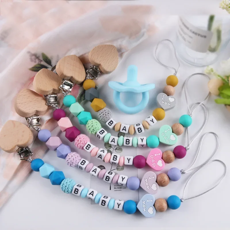 Clips para chupete de bebé con nombre personalizado, soporte para pezones de madera con forma de corazón de silicona, chupetes de cadena, mordedores, juguete para la dentición del recién nacido