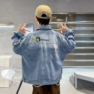 2025 primavera otoño niños chaqueta vaquera lavada azul para niños suelta manga larga abotonada bolsillos traseros moda Jeans chaqueta abrigo