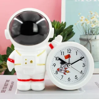 Reloj despertador para estudiantes, mesa de alarma para mesita de noche con astronauta creativo de dibujos animados, regalo de escritorio Simple, adornos pequeños