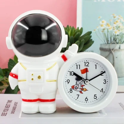 Reloj despertador para estudiantes, mesa de alarma para mesita de noche con astronauta creativo de dibujos animados, regalo de escritorio Simple, adornos pequeños