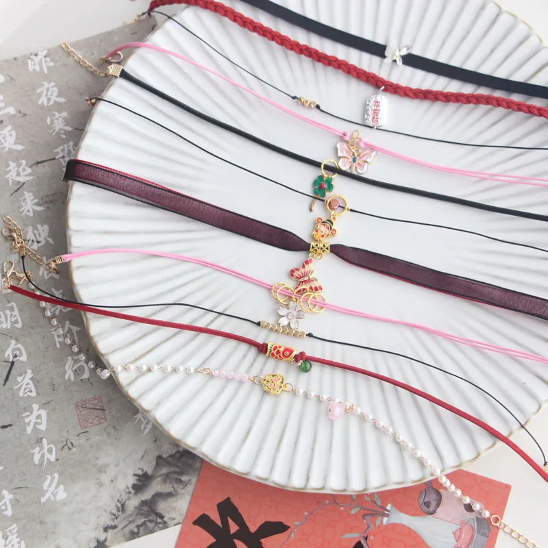 Luckiness Gargantilla para mujer - Bendición de peces y flores Diseño de mariposa Joyería de clavícula Accesorio de moda para damas y niñas