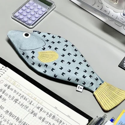 Portalápices con diseño de pez malta con temática divertida, bolsa de gran capacidad para bolígrafos, regalo de almacenamiento de papelería para estudiantes