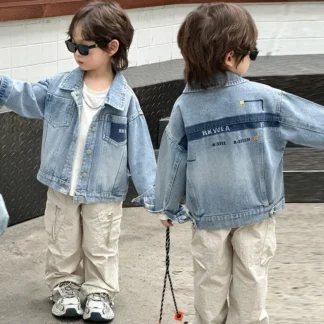 Nueva chaqueta vaquera informal para bebés y niños con bolsillo para niños pequeños, abrigo vaquero clásico, chaqueta vaquera azul Vintate para niños pequeños, trajes