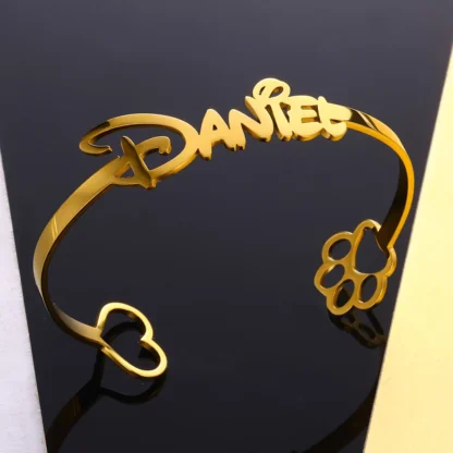 1 Uds. Pulsera de pata de amor con nombre personalizado para mujer, moda Bohemia, brazalete de acero inoxidable personalizado, joyería, accesorios de muñeca, regalo