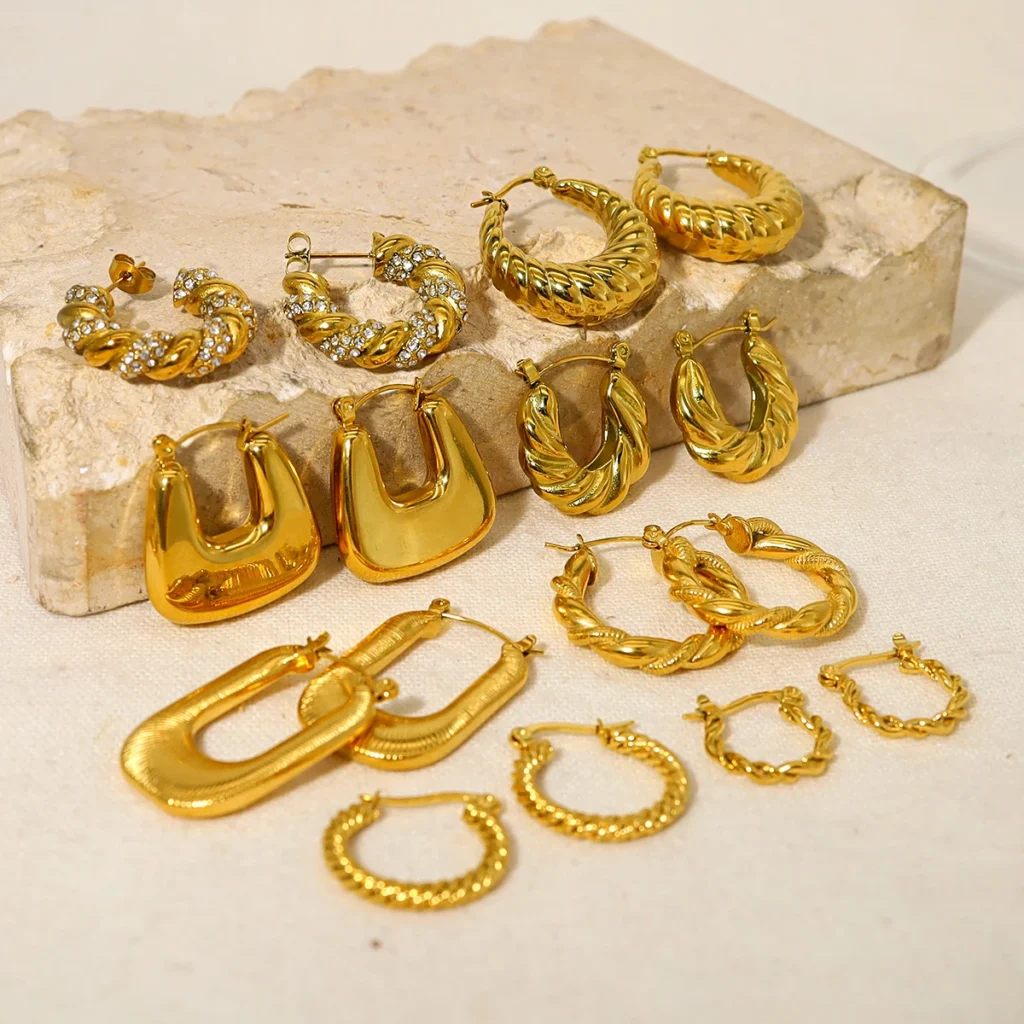 WILD & FREE Pendientes femeninas de Aro grueso de acero inoxidable chapado en oro PVD 18k lujosas y exquisitas joyas retro impermeables