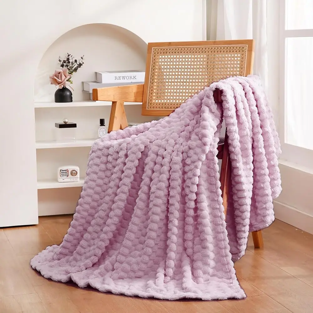 Manta de color morado claro, 60 x 80 pulgadas, Hes Fuzzy, Jacquard 3D, forro polar de franela decorativo, manta acogedora de felpa súper suave para sofá