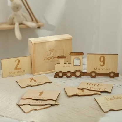 Tarjetas de hito mensuales de madera para bebé, tren de doble cara, número, mes, accesorios de fotografía recién nacido, regalo para bebé