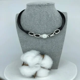 Collar de cuerda de cuero geométrico de plata perla única de alta calidad, accesorios para mujer, regalos de fiesta para amigos