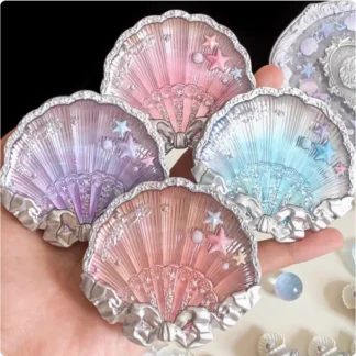 Flower Knows Shell's Jewel Collection Rubor satinado de seda 5 g Resalte perlas coloridas híbridas, como maquillaje brillante playero de seda