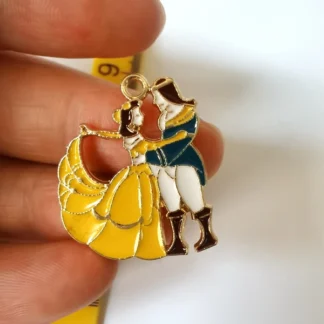 Disney 10 Uds. Colgante de princesa, pendientes esmaltados de Metal, llavero DIY, collar, colgante, pulsera, accesorios de joyería hechos a mano