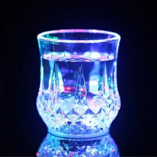 Taza de cerveza luminosa LED de 400 ml, taza iluminada que cambia de color con sensor de agua, perfecta para fiestas de neón y entusiastas de los vasos brillantes