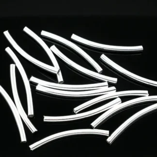 100 Uds. Cuentas espaciadoras de tubo, dijes de cobre chapados en plata, curva suave, joyería DIY, componente de búsqueda de 2,5x30mm