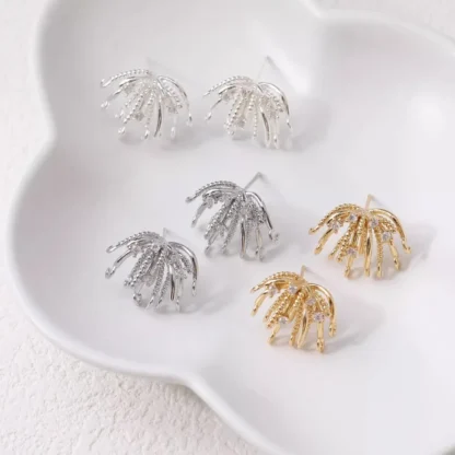 Pendientes con diseño de flores delicadas para hacer joyas, componentes de pendientes, accesorios chapados en oro de 14k de latón DIY, 15x17mm, 4 Uds.
