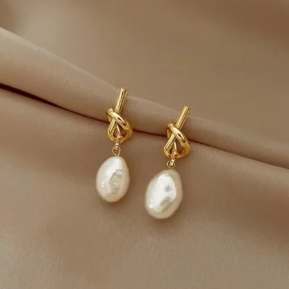 Pendientes de perlas de imitación barrocas para mujer, joyería de moda coreana, accesorios para fiesta y boda, Color dorado elegante francés, novedad de 2023