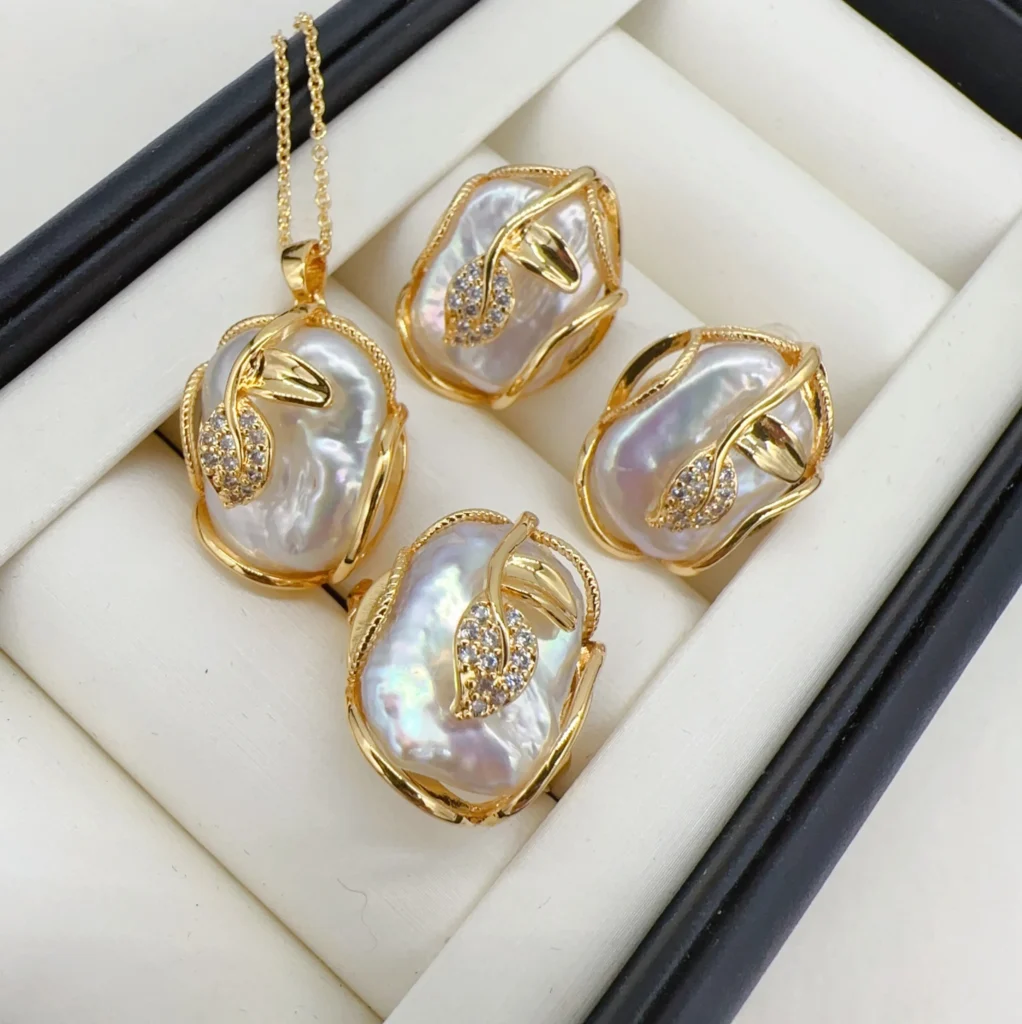 Recién llegado, conjuntos de joyas de perlas barrocas grandes, chapado en oro de 18 quilates, collar de perlas naturales de agua dulce, pendientes, anillos para regalo de mujer