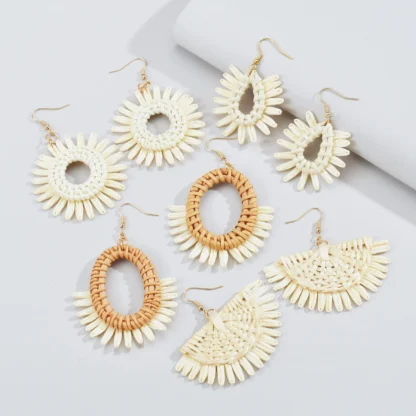 Pendientes de mimbre hechos a mano para mujer, aretes geométricos bohemios con forma de gota de agua, flor de sol, paja